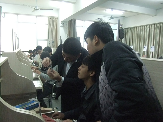 珠寶專(zhuān)業(yè)實(shí)訓(xùn)課程開(kāi)啟工學(xué)結(jié)合新篇章，初步成效顯著